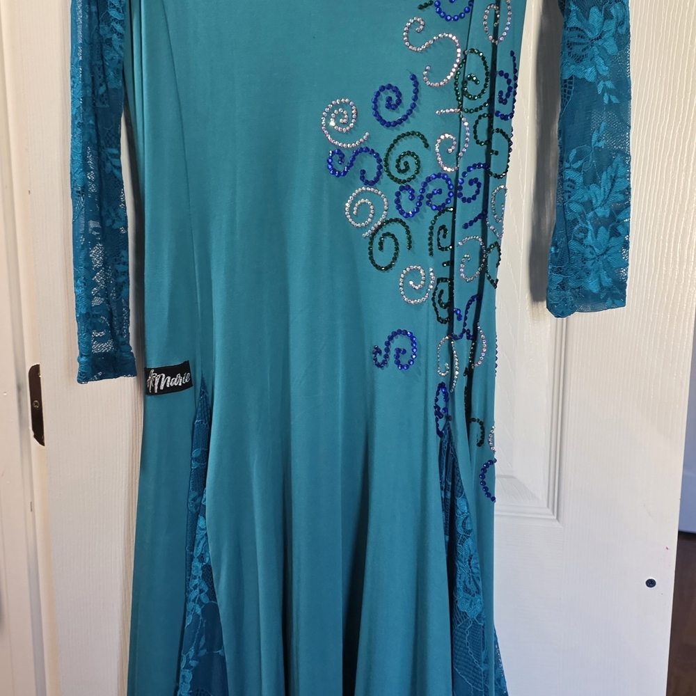 Elegant Teal Long Sleeve Dress with Lace Detail